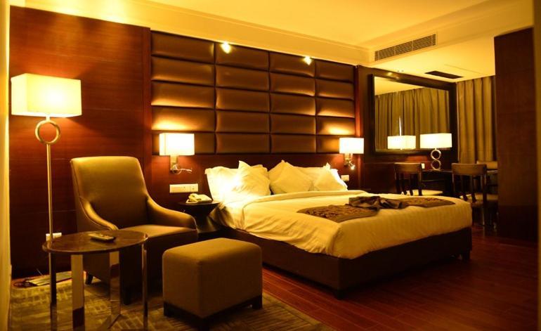 Grand Hotel Himayat Hyderabad Exterior photo