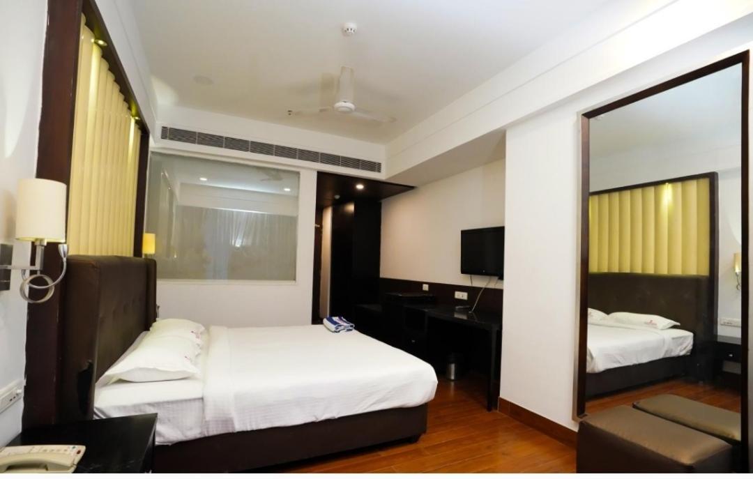 Grand Hotel Himayat Hyderabad Exterior photo
