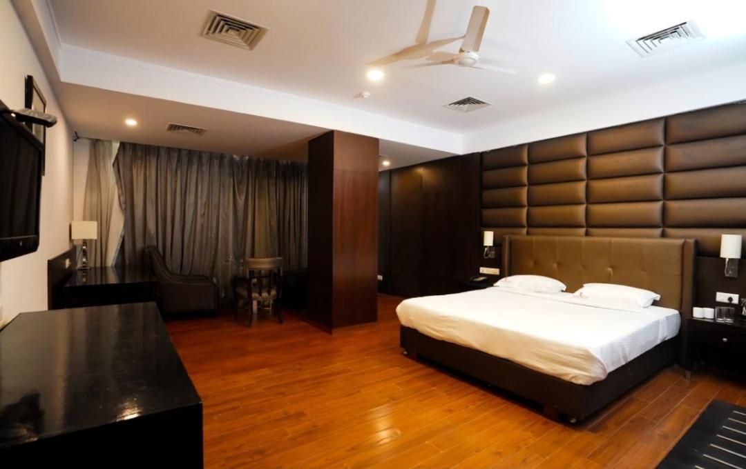 Grand Hotel Himayat Hyderabad Exterior photo